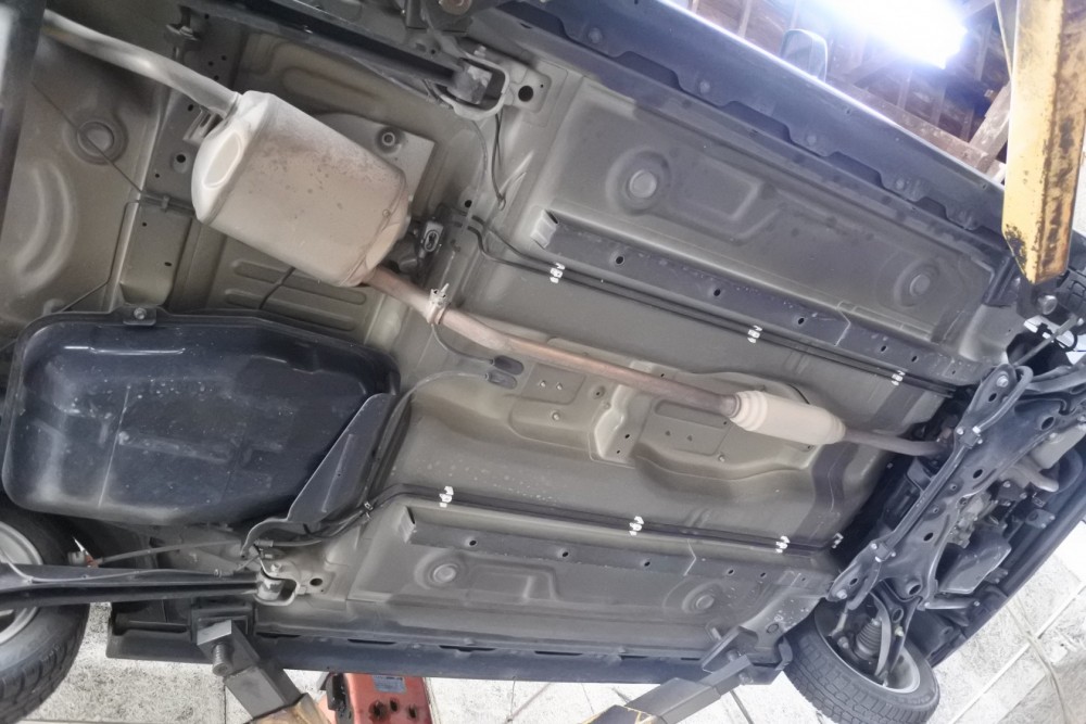 車体底